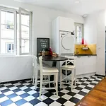 Madeleine's Rated 8 Traveller Center Appartments *