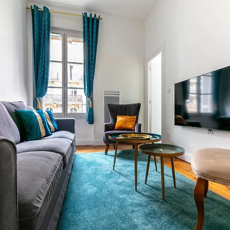 Madeleine's Rated 8 Traveller Center Appartments *