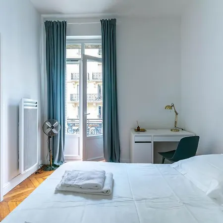 Lägenhet Madeleine's Rated 8 Traveller Center Appartments