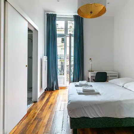 Madeleine's - Family&Group Apartments in Bordeaux's Historic Centre