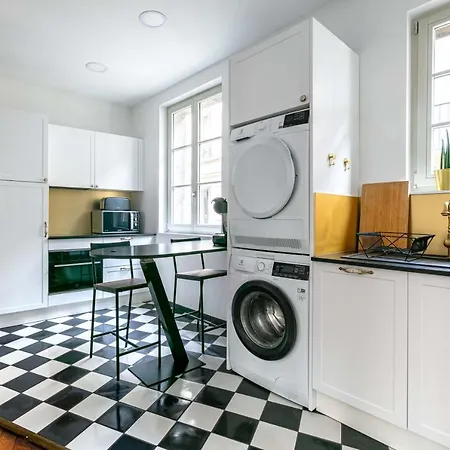 Madeleine's Rated 8 Traveller Center Appartments