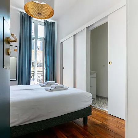 Madeleine's Rated 8 Traveller Center Appartments Διαμέρισμα *