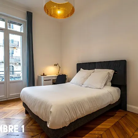 Madeleine's - Family&Group Apartments in Bordeaux's Historic Centre Appartement