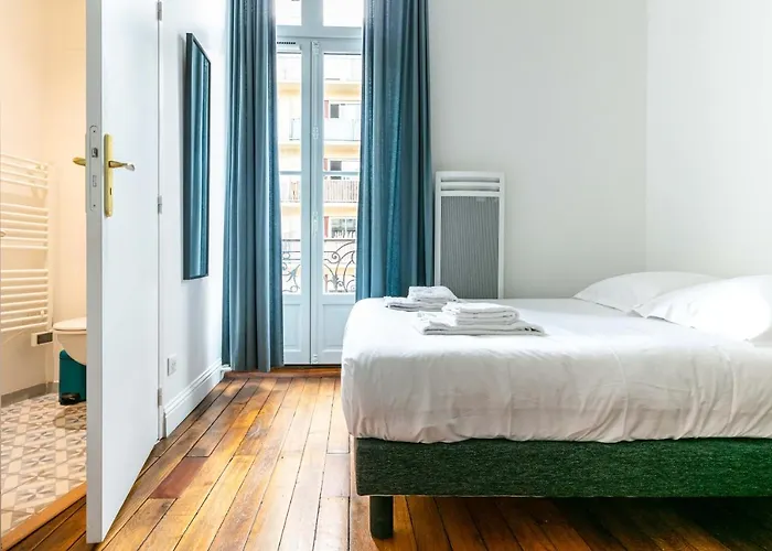 Madeleine's Rated 8 Traveller Center Appartments Apartmán *