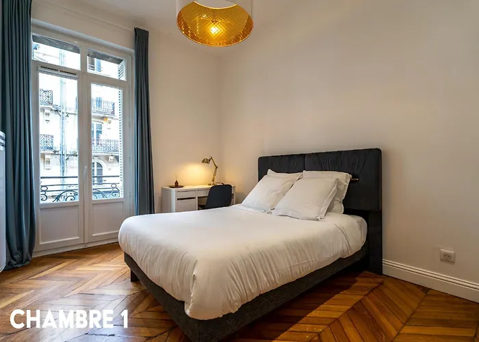 Madeleine's Rated 8 Traveller Center Appartments Appartamento